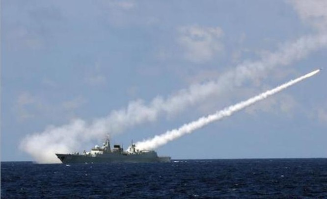 Trung Quốc thất bại về ngoại giao, chuyển sang ra sức răn đe vũ lực trên Biển Đông. Ảnh: Chinanews