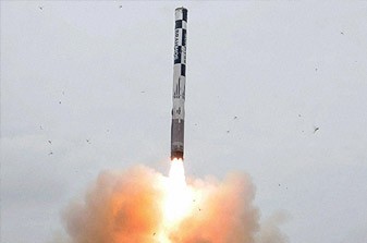 Ấn Độ bắn thử tên lửa hành trình siêu âm BrahMos (ảnh tư liệu)