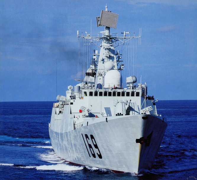 Tàu khu trục Vũ Hán số hiệu 169 Type 052B Hạm đội Nam Hải, Hải quân Trung Quốc (ảnh tư liệu)