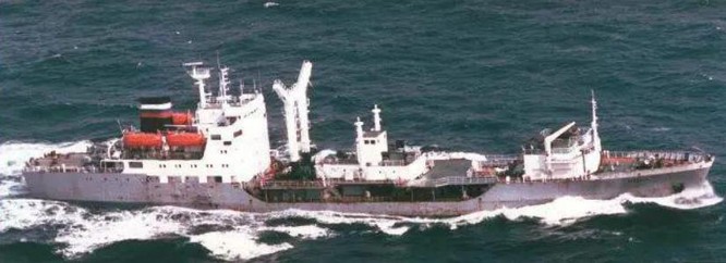 Tàu chở dầu Pechenga Hạm đội Thái Bình Dương Nga. Ảnh: Báo Nhân Dân Trung Quốc.