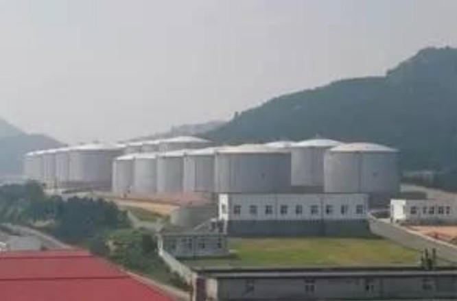 Cơ sở dự trữ dầu mỏ quốc gia Hoàng Đảo, Trung Quốc. Ảnh: Thời báo Hoàn Cầu.