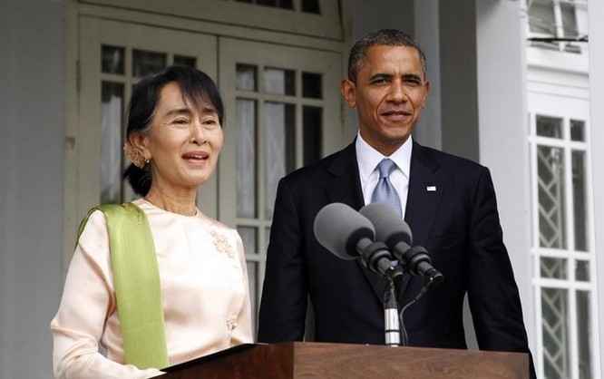 Cố vấn nhà nước Myanmar Aung San Suu Kyi và Tổng thống Mỹ Barack Obama. Ảnh: telegraph.co.uk