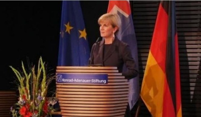 Ngoại trưởng Australia Julie Bishop phát biểu tại Konrad Adenauer Foundation, Berlin, Đức. Ảnh: smh.com.au