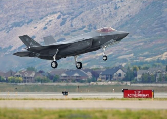 Nhật Bản, Hàn Quốc và Singapore đều đã đặt mua máy bay chiến đấu tàng hình F-35 của Mỹ