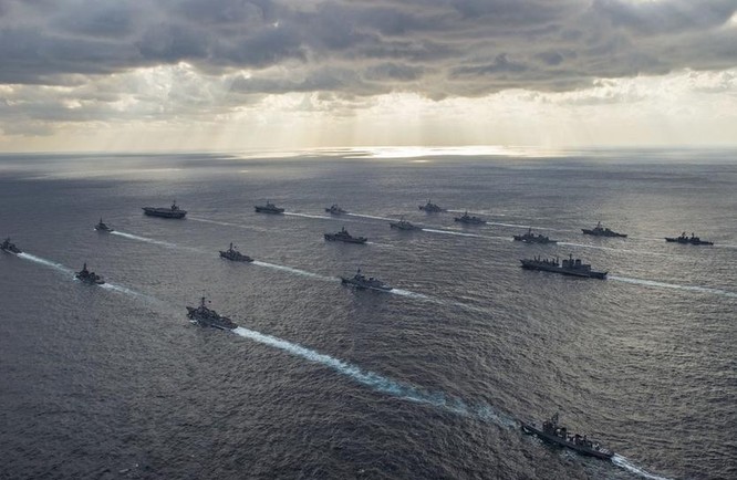 Hạm đội liên hợp Mỹ-Nhật trong một cuộc tập trận chung (ảnh tư liệu)