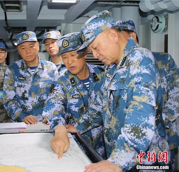 4 Thượng tướng Trung Quốc tham gia chỉ đạo trực tiếp cuộc tập trận phi pháp của Hải quân Trung Quốc ở vùng biển phía đông đảo Hải Nam và vùng biển quần đảo Hoàng Sa của Việt Nam. Ảnh: Sina