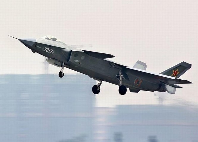 Máy bay chiến đấu J-20 số hiệu 2012 Trung Quốc. Ảnh: Cankao