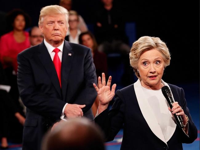 Hai ứng cử viên Tổng thống Mỹ Donald Trump và Hillary Clinton tranh luận. Ảnh: Business Insider.