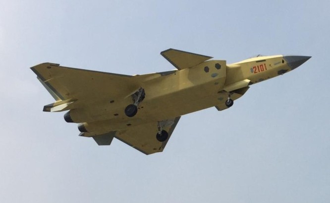 Máy bay chiến đấu J-20 Trung Quốc bay thử (ảnh tư liệu)