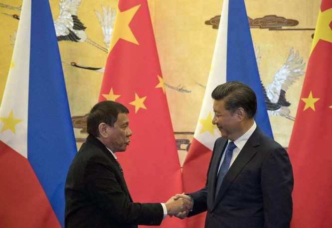Từ ngày 18 đến ngày 21/10/2016, Tổng thống Philippines Rodrigo Duterte thăm Trung Quốc. Ảnh: UDN