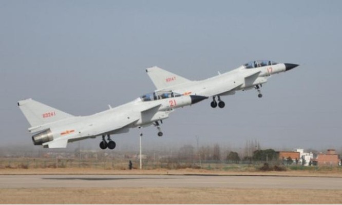 Máy bay chiến đấu J-10 Không quân Trung Quốc trang bị động cơ AL-31FN của Nga (ảnh tư liệu)