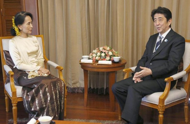 Tháng 4/2013, bà Aung san Suu kyi thăm Nhật Bản. Ảnh: The Japan Times