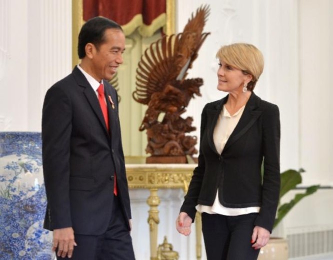 Ngày 26/10/2016, Tổng thống Indonesia Joko Widodo tiếp Ngoại trưởng Australia Julie Bishop. Ảnh: New Straits Times