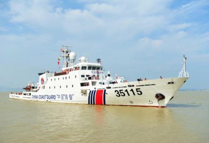 Tàu cảnh biển số hiệu 35115 Trung Quốc. Ảnh: Cankao