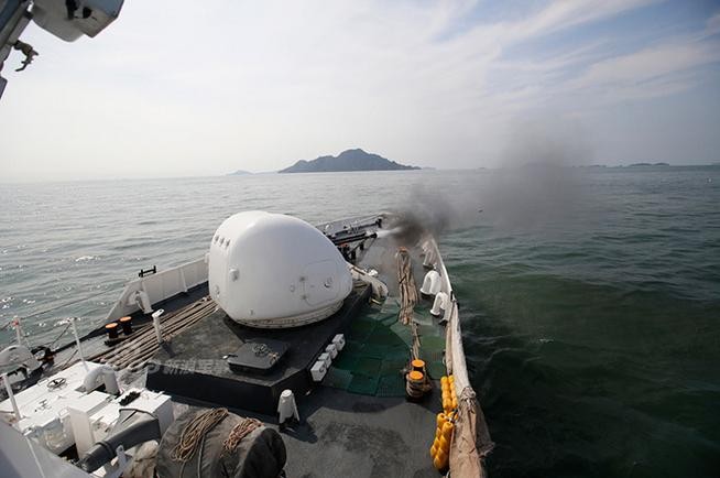 Cảnh sát biển Hàn Quốc tiến hành huấn luyện bắn. Ảnh: Guancha