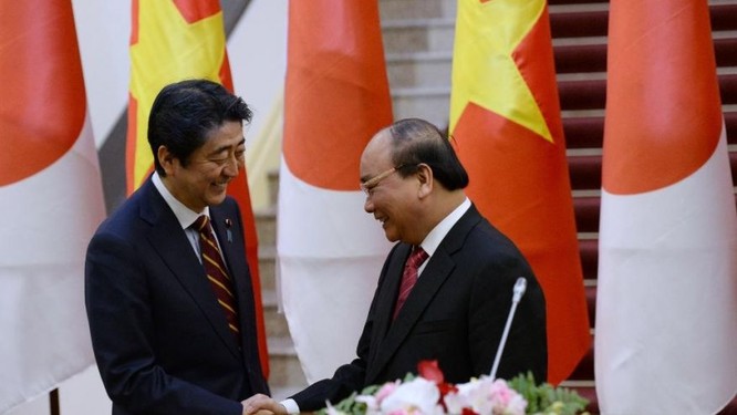 Thủ tướng Nhật Bản Shinzo Abe thăm Việt Nam. Ảnh: Fox