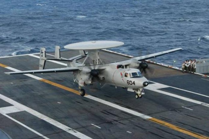 Máy bay cảnh báo sớm E-2D Advanced Hawkeye của Hải quân Mỹ (ảnh tư liệu)