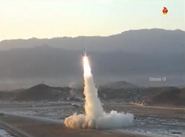 Ngày 12 tháng 2 năm 2017, Triều Tiên phóng tên lửa đạn đạo tầm trung Pukguksong-2. Ảnh: Sputnik