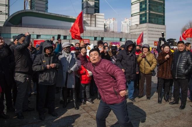Một cuộc biểu tình tẩy chay hàng hóa Hàn Quốc ở tỉnh Cát Lâm, Trung Quốc. Ảnh: CNN