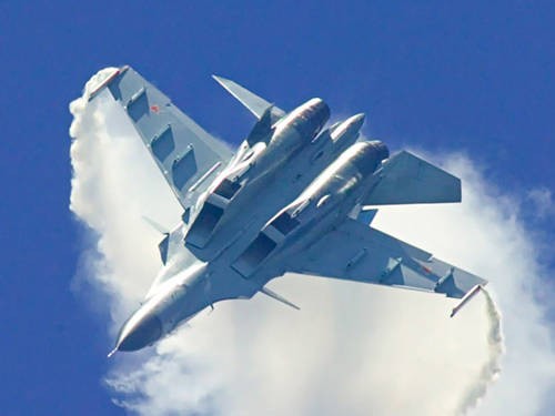 Máy bay chiến đấu Su-35 Nga cơ động trên không (ảnh tư liệu)