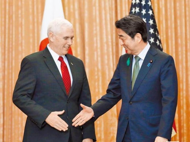 Ngày 18/4/2017, tại Tokyo, Phó Tổng thống Mỹ Mike Pence hội kiến với Thủ tướng Nhật Bản Shinzo Abe. Ảnh: Chinatimes