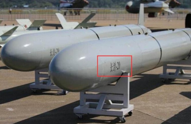 Tên lửa hành trình CJ-20 do Trung Quốc trưng bày tại Triển lãm hàng không Chu Hải. Ảnh: Sohu