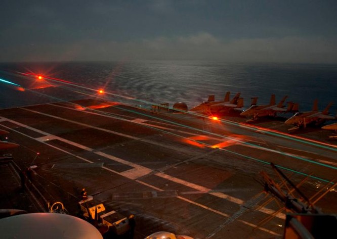 Biên đội hai tàu sân bay Mỹ phô diễn sức mạnh trên Biển Đông. Ảnh: Sina