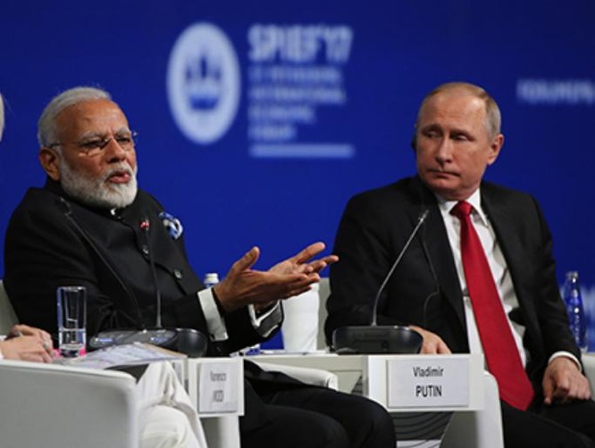 Ngày 2/6/2017, Thủ tướng Ấn Độ Narendra Modi phát biểu tại Diễn đàn kinh tế quốc tế St. Petersburg, Nga. Ảnh: Caixin.