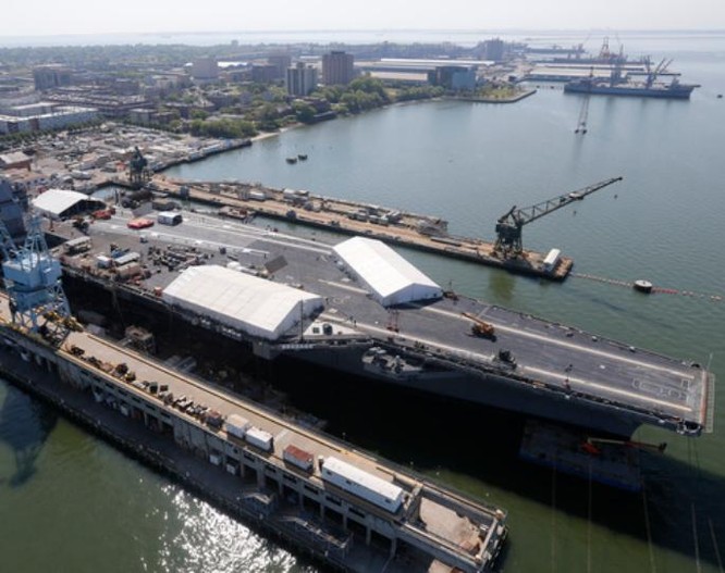 Tàu sân bay động cơ hạt nhân thế hệ mới USS Gerald Ford Mỹ. Ảnh: Daily Mail