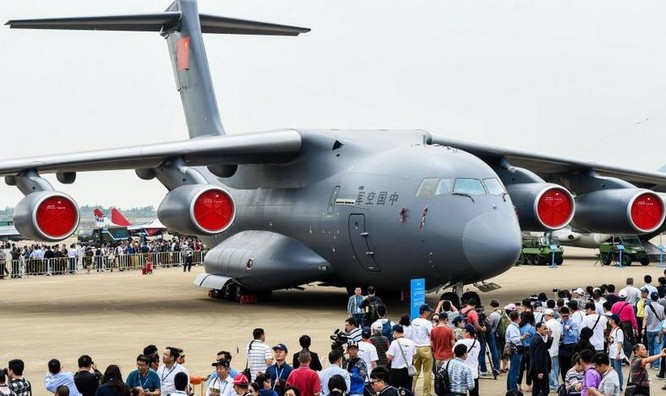Máy bay vận tải cỡ lớn Y-20 Trung Quốc tại Triển lãm hàng không vũ trụ quốc tế Trung Quốc lần thứ 11. Ảnh: Cankao