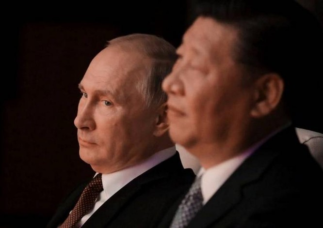 Tổng thống Nga Vladimir Putin và Chủ tịch Trung Quốc Tập Cận Bình. Ảnh: The Japan Times.