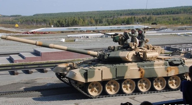 Xe tăng chiến đấu T-90MS Nga.