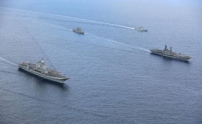 Hai biên đội tàu sân bay của Hải quân Ấn Độ.
