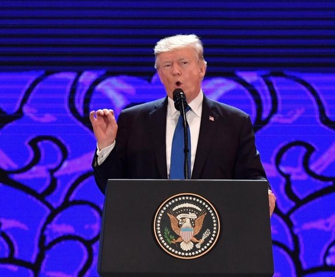 Tại Hội nghị Thượng đỉnh doanh nghiệp APEC 2017 ngày 10/11/2017, Tổng thống Mỹ Donald Trump đã ca ngợi thành tích học tập của sinh viên Việt Nam tại Mỹ. Ảnh: Dwnews.