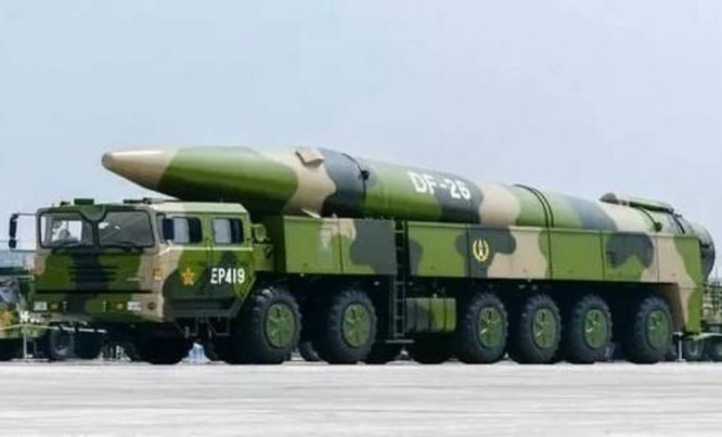 Tên lửa đạn đạo chống hạm tầm trung Đông Phong-26 Trung Quốc. Ảnh: Sina.