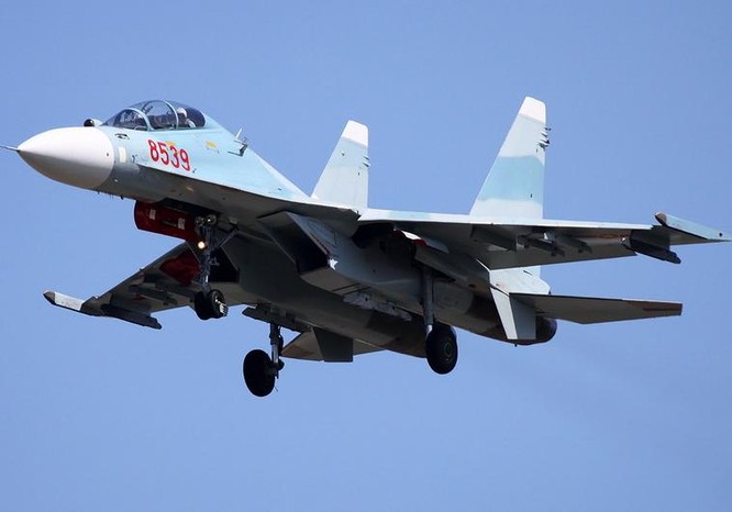 Máy bay chiến đấu đa dụng Su-30MK2V của không quân Việt Nam. Ảnh: Sina.