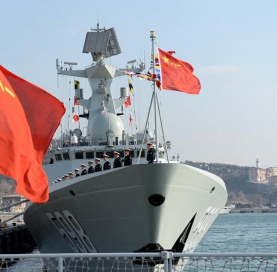 Tàu hộ vệ tên lửa Nhật Chiếu số hiệu 598 Type 054A biên chế cho Hạm đội Bắc Hải, hải quân Trung Quốc ngày 12/1/2018. Ảnh: Sina.