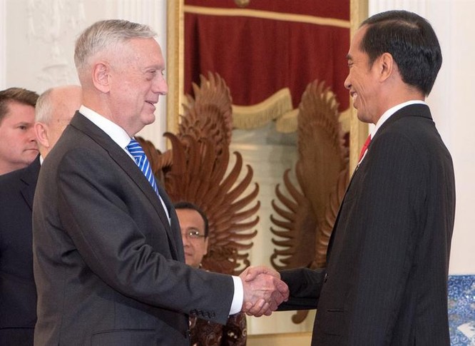 Bộ trưởng Quốc phòng Mỹ James Mattis trong chuyến thăm Indonesia vừa qua. Ảnh: Department of Defense.