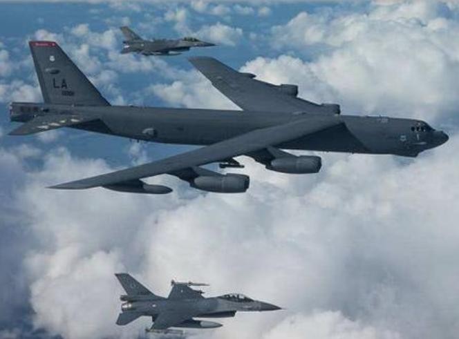 Trung Quốc tập trận "vờn quanh" Đài Loan, B-52 Mỹ lập tức áp sát ảnh 2