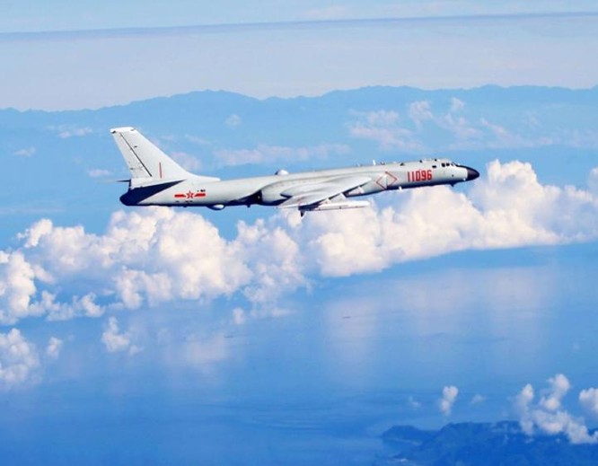 Mỹ lên án Trung Quốc cho máy bay ném bom H-6K cất hạ cánh tại Biển Đông ảnh 2