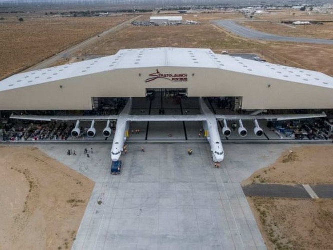 Nhà sản xuất chiếc máy bay lớn nhất thế giới này có tham vọng đưa nó ra ngoài vũ trụ - Ảnh 1