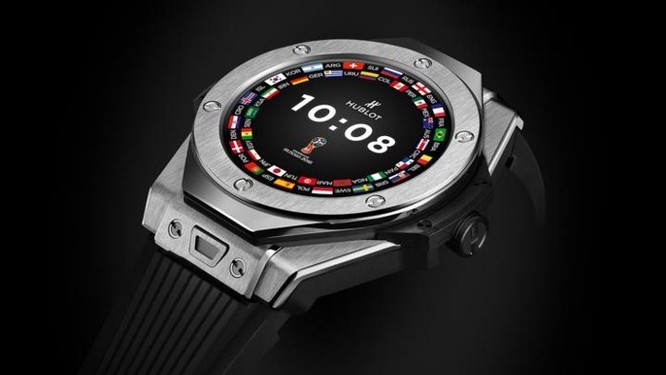 Trọng tài tại World Cup sẽ được trang bị smartwatch giá hơn 5.000 USD - Ảnh 1