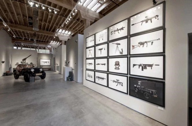 Dạo quanh bảo tàng vũ khí được làm từ máy ảnh và ống kính - Ảnh 4