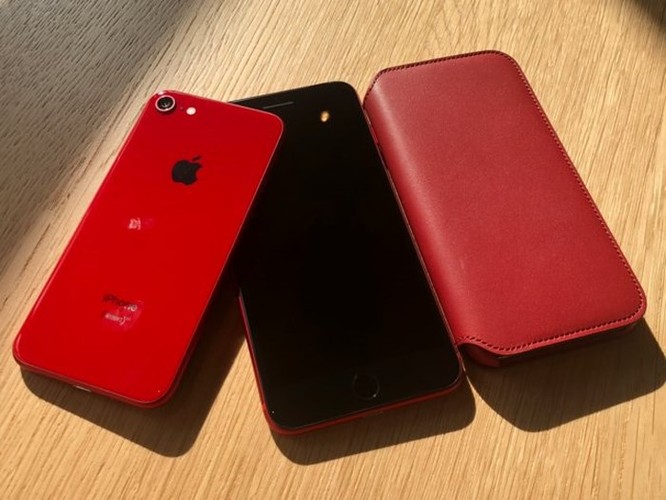 Đây là iPhone 8 Product RED: rất đẹp, rất dễ bám vân tay ảnh 1