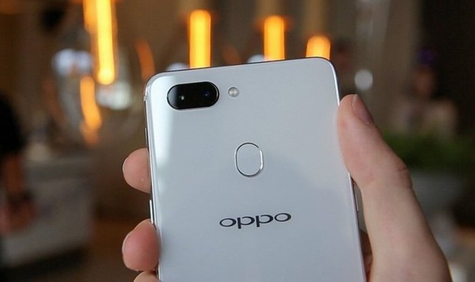 Oppo R15: Thiết kế giống iPhone X nhưng camera ấn tượng ảnh 4