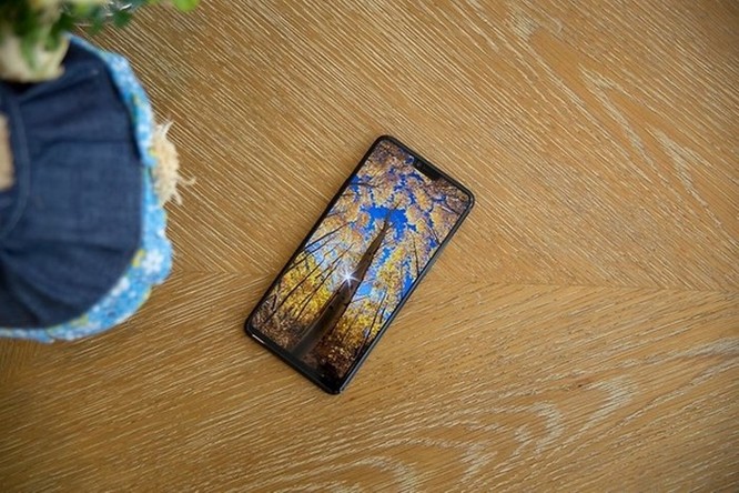 Oppo R15: Thiết kế giống iPhone X nhưng camera ấn tượng ảnh 6