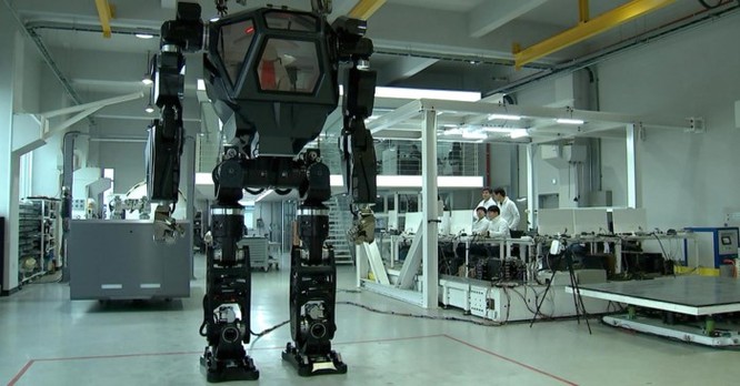 Robot trong tương lai cũng sẽ có thể... kiện và bị kiện ảnh 1