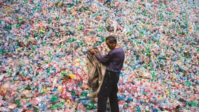 Các nhà khoa học bước đầu tìm ra cách tái chế nhựa vô hạn lần ảnh 1