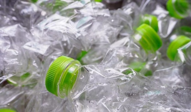 Các nhà khoa học bước đầu tìm ra cách tái chế nhựa vô hạn lần ảnh 2