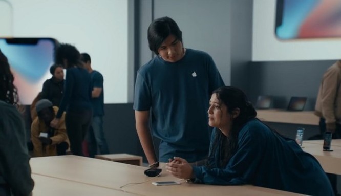 Samsung tung quảng cáo mới 'đá xoáy' Apple, anh chàng 'đầu tai thỏ' trở lại và lợi hại gấp đôi ảnh 6